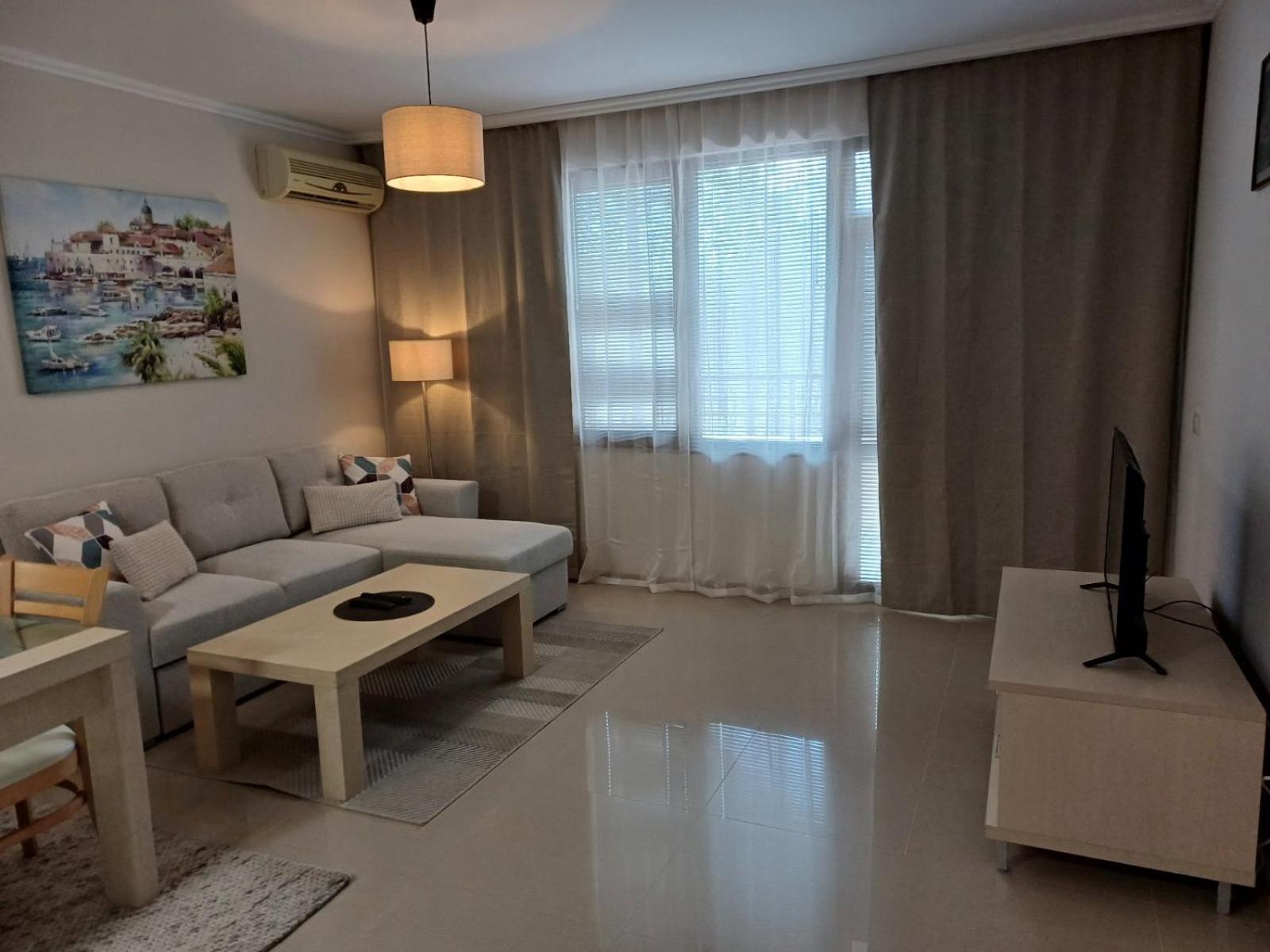 Lighthouse 1Bedroom Gec Apartment 203 Baltsjik Eksteriør bilde